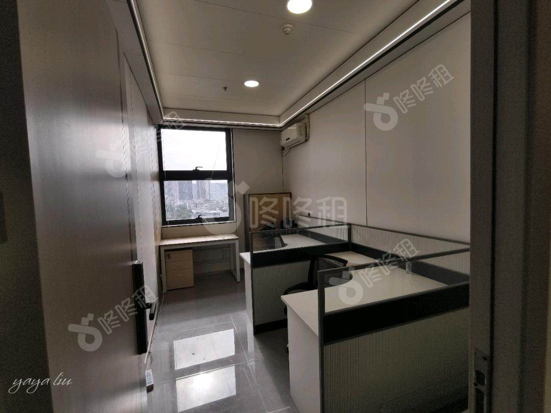 TCL国际E城_350平_精装_办公室隔间