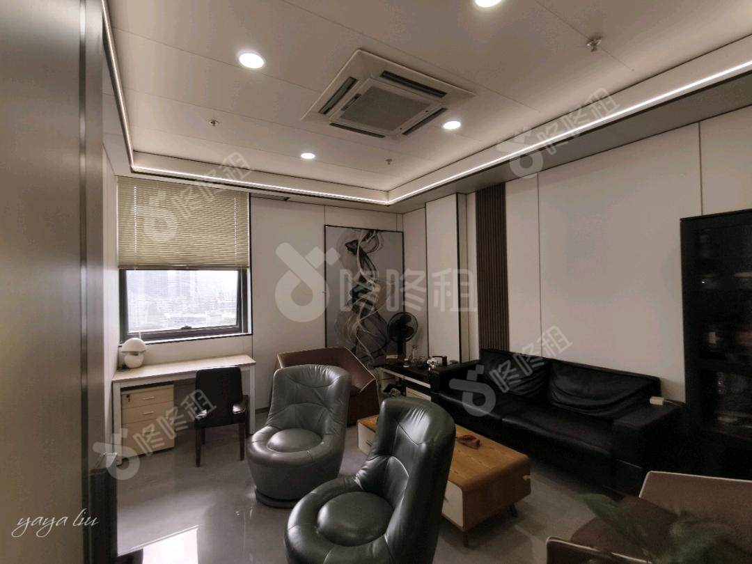 TCL国际E城_350平_精装_办公室隔间