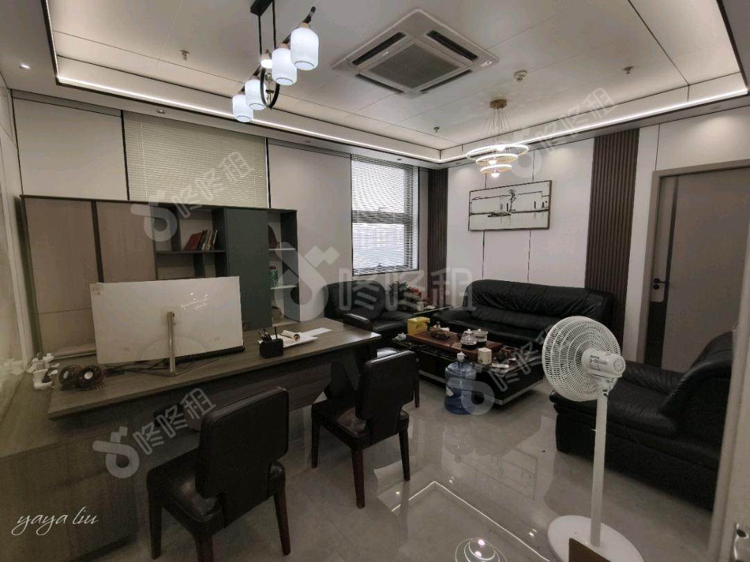 TCL国际E城_350平_精装_办公室隔间