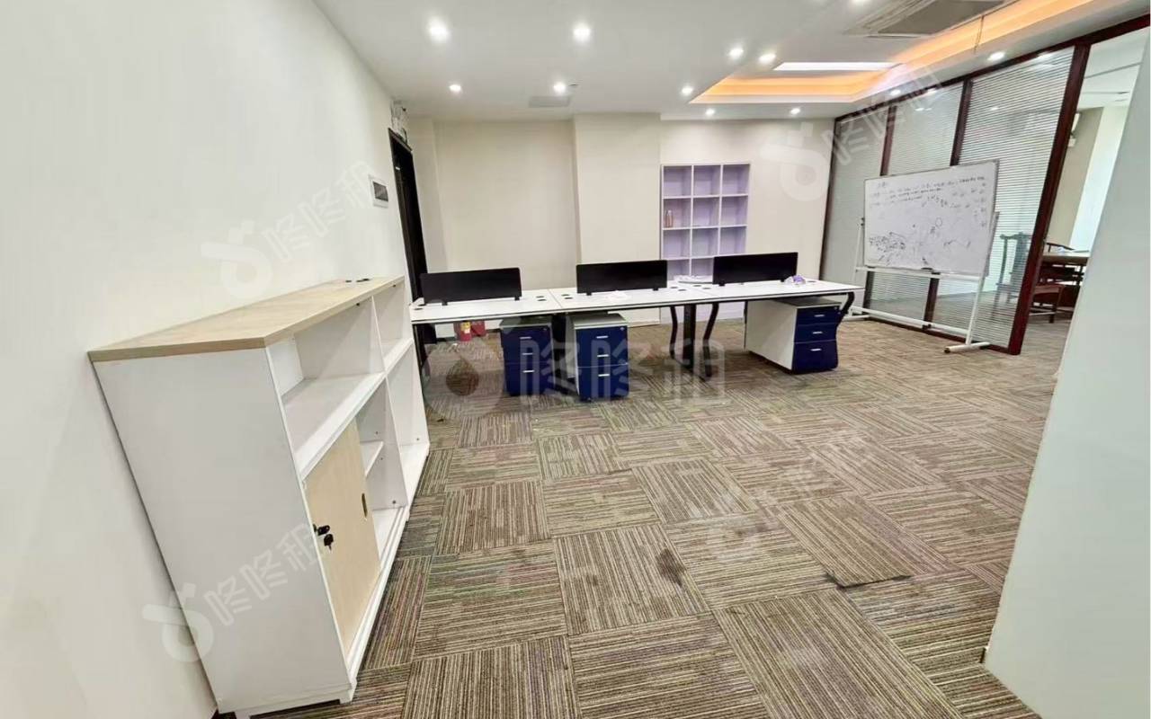 中执时代广场（粤商中心）_168平_精装_办公室开间