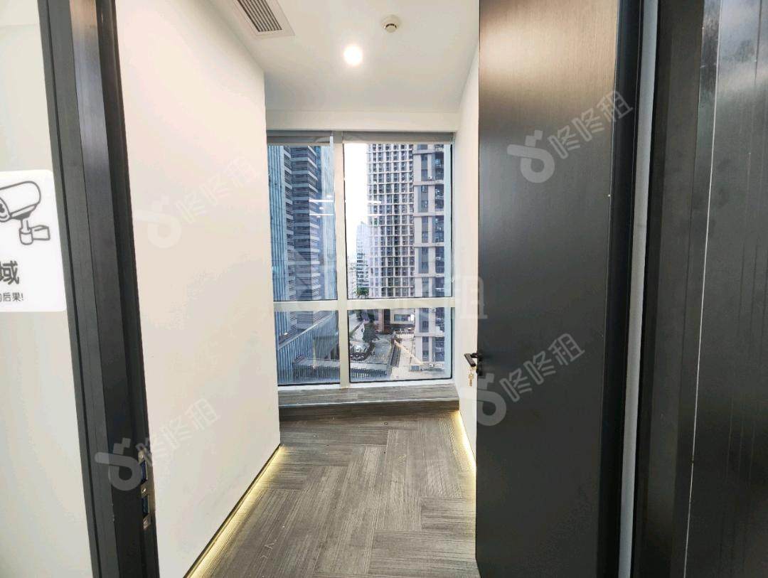 华润置地大厦_98平_精装_办公室隔间