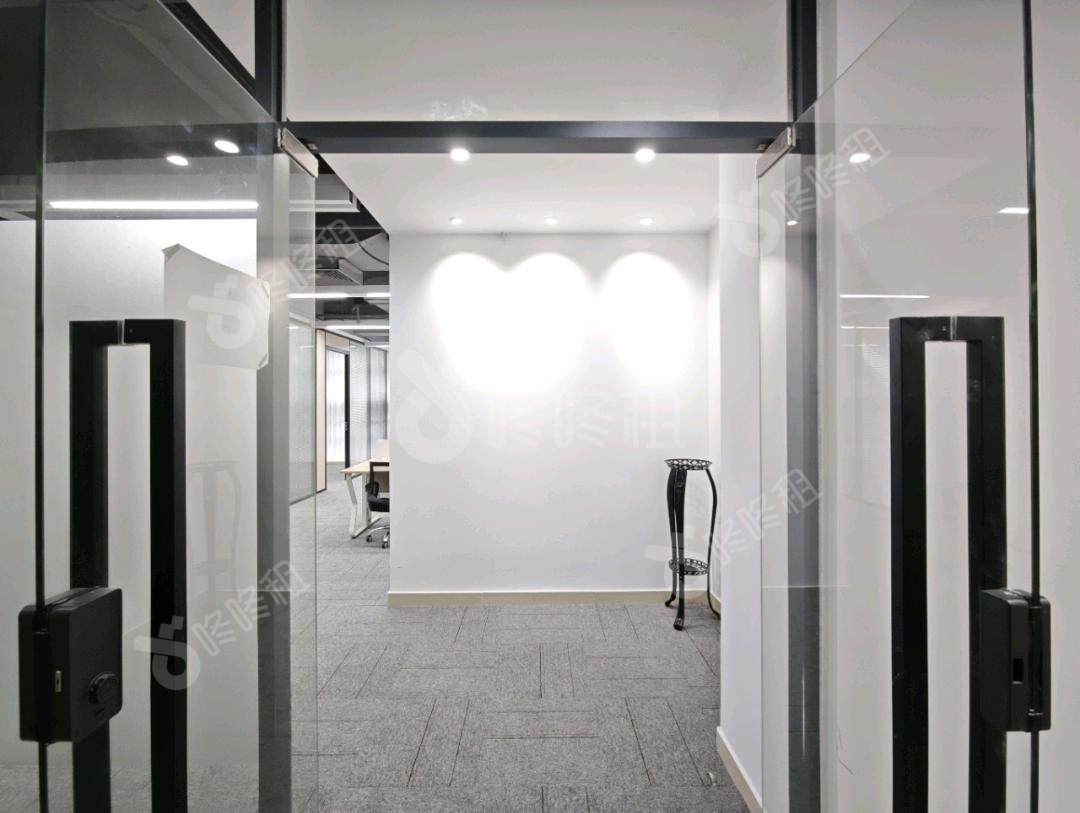 兰光科技大厦_150平_精装_前台