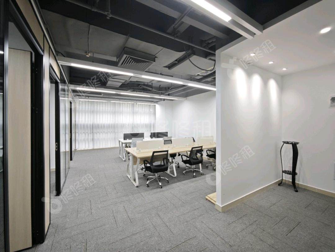 兰光科技大厦_150平_精装_办公室开间