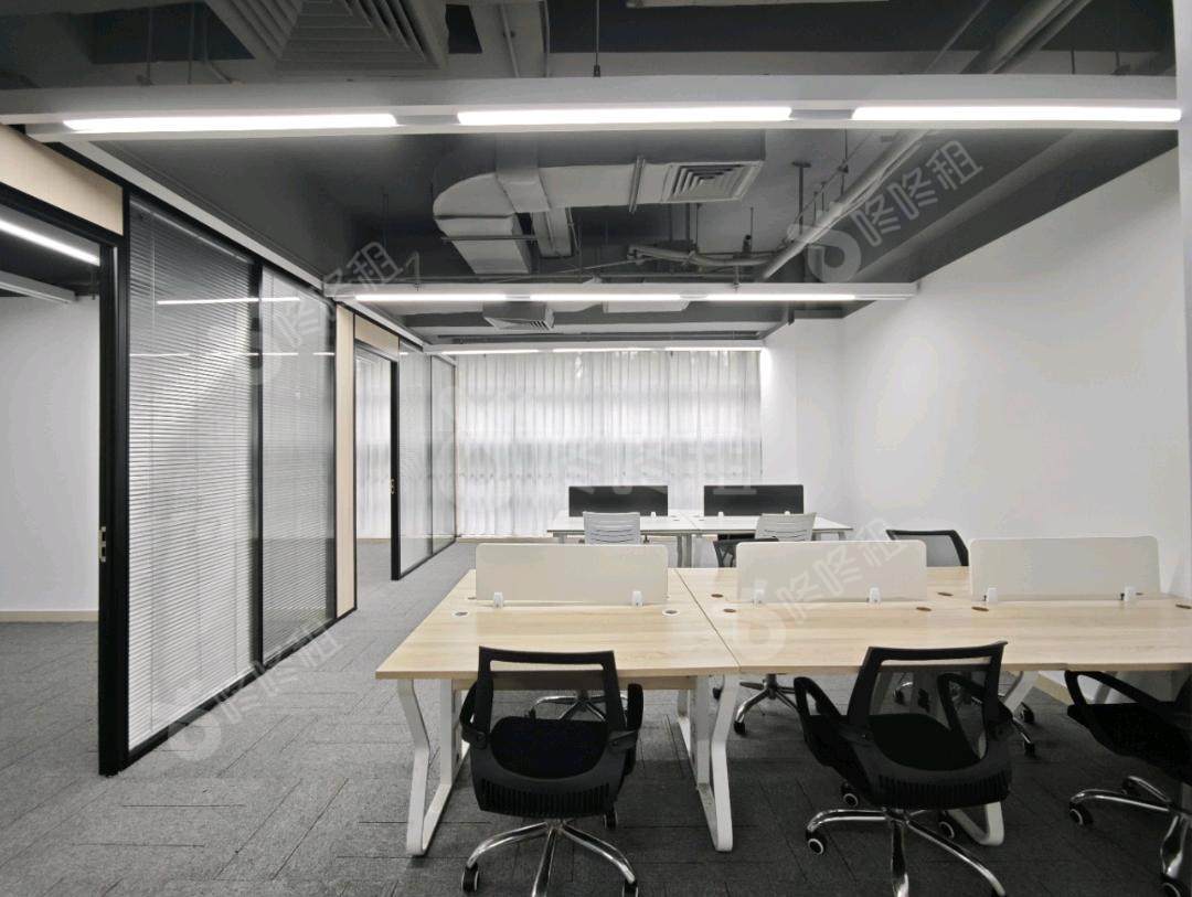 兰光科技大厦_150平_精装_办公室开间