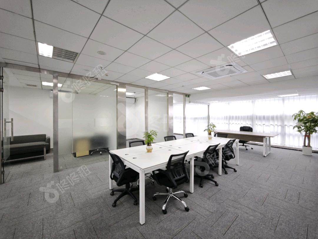 兰光科技大厦_147平_精装_办公室开间