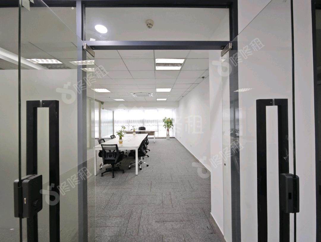 兰光科技大厦_147平_精装_办公室开间
