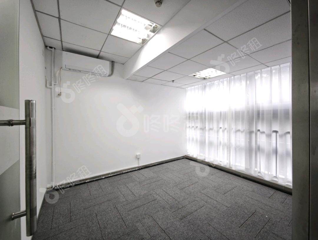 兰光科技大厦_147平_精装_办公室隔间