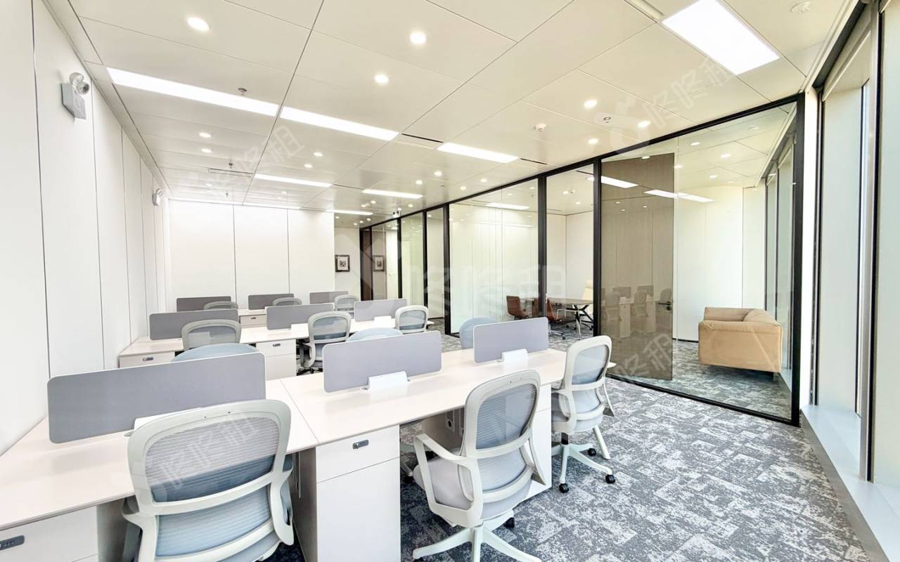 世茂前海中心（前海世茂大厦）_188平_精装_办公室开间