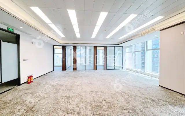 前海HOP国际_445平_精装_办公室开间