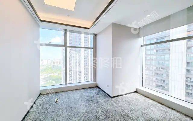 前海HOP国际_445平_精装_办公室隔间