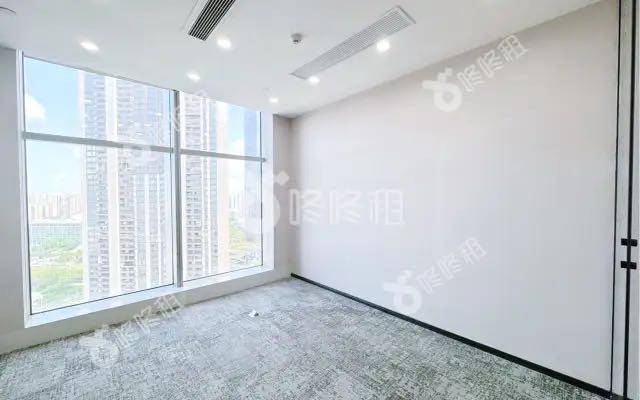 前海HOP国际_445平_精装_办公室隔间