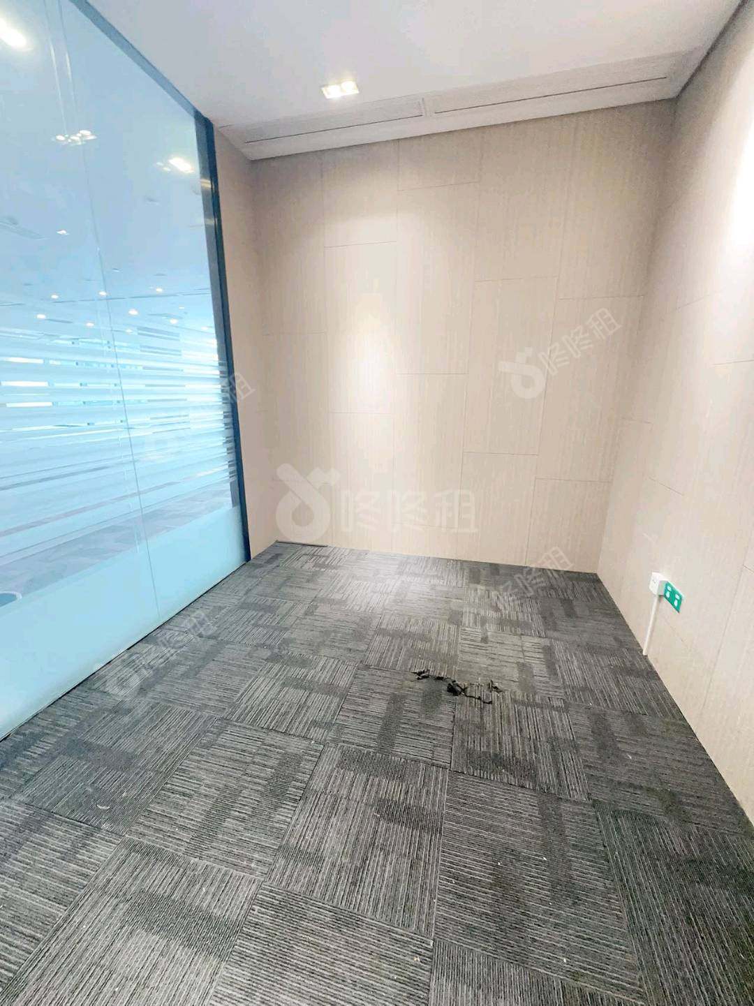 中国储能大厦_766平_精装_办公室隔间