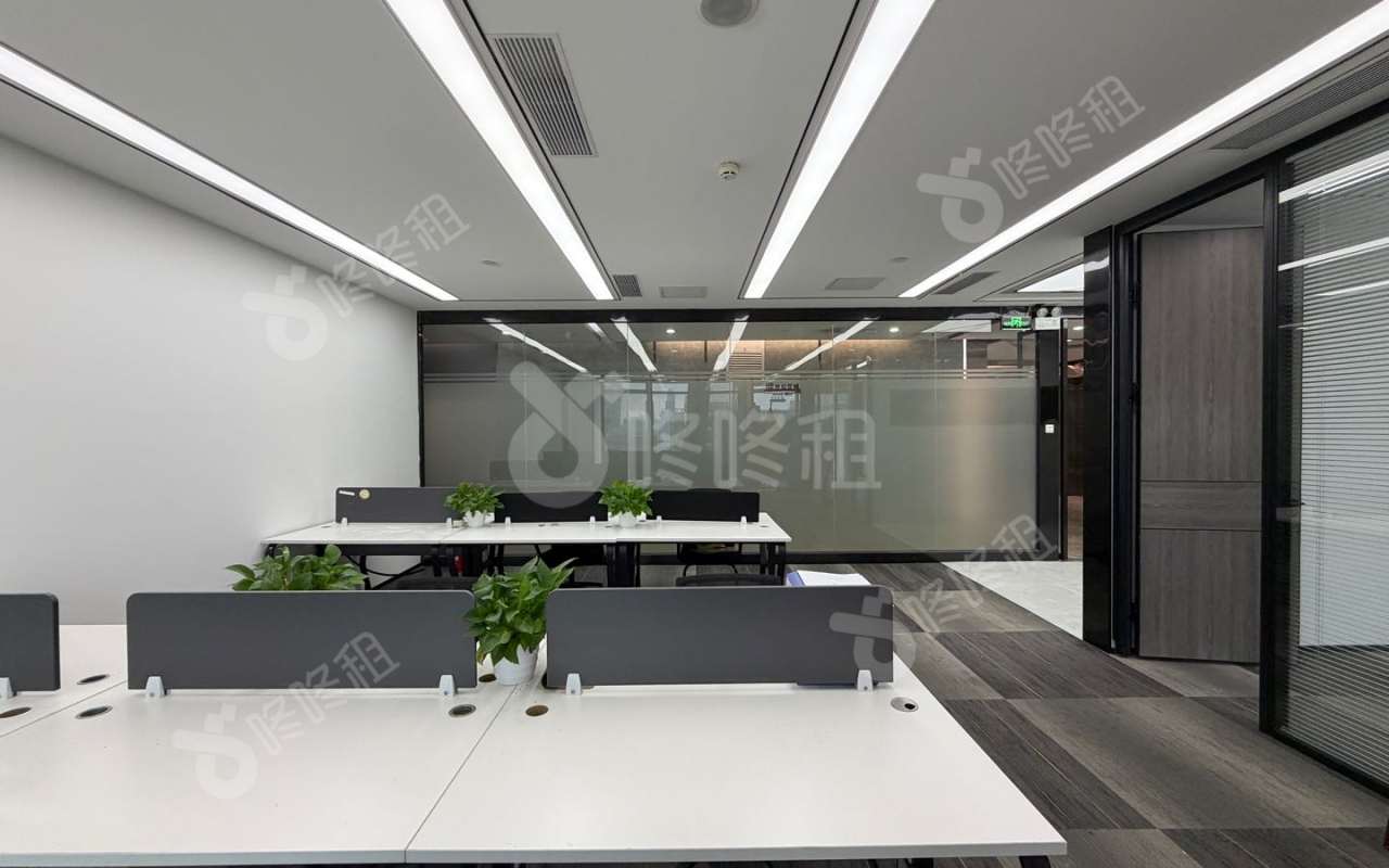 方大城_180平_精装_办公室开间