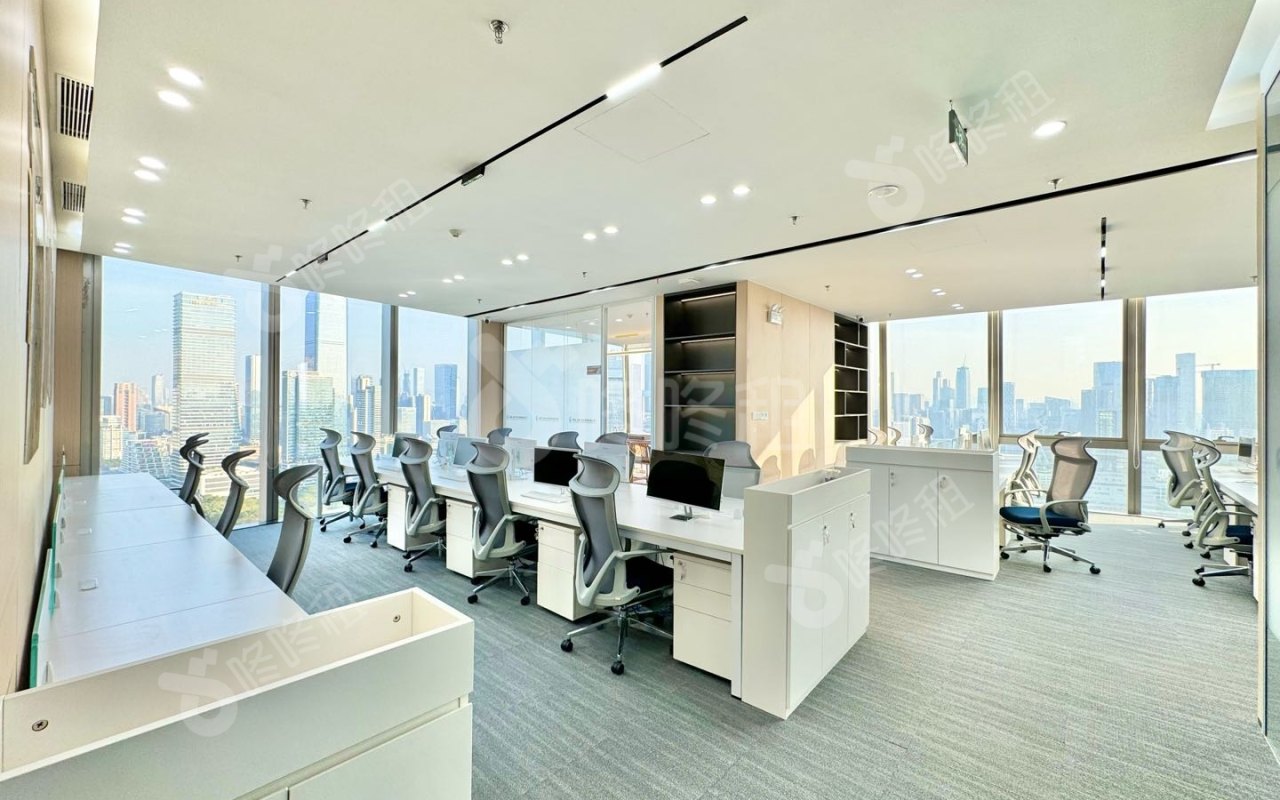 汉京中心（汉京金融中心）_724.78平_豪装_办公室开间