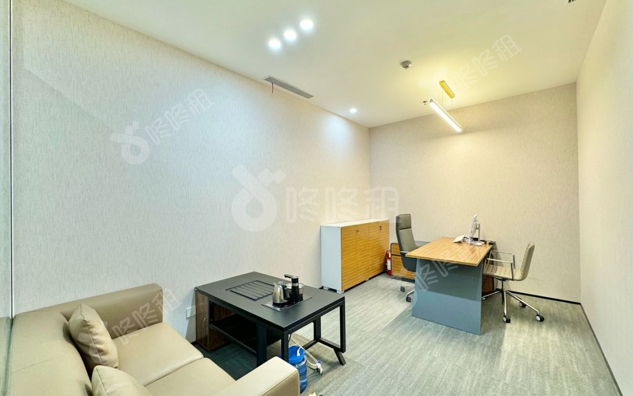 汉京中心（汉京金融中心）_724.78平_豪装_办公室隔间