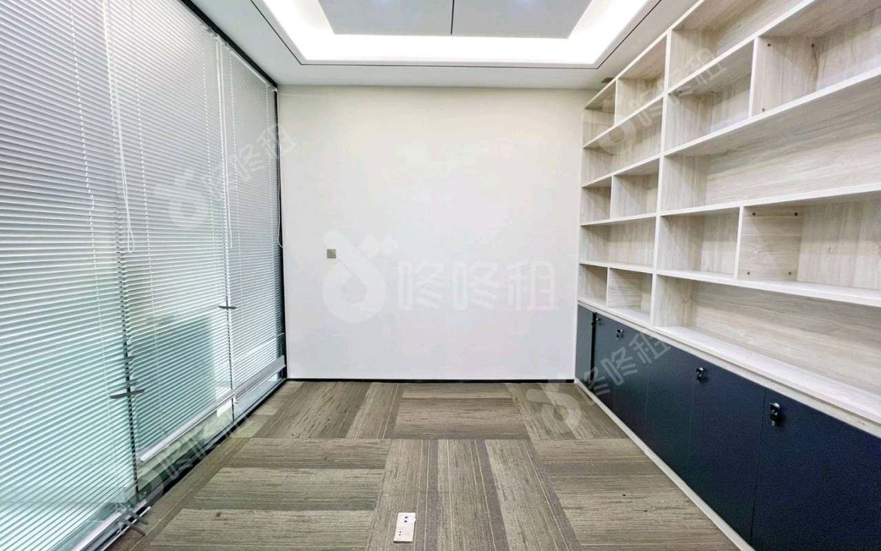 侨城坊_470平_精装_办公室隔间