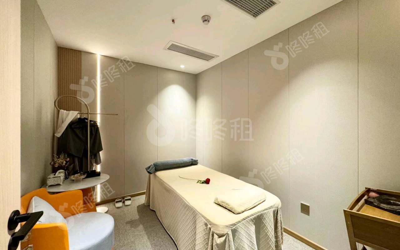 天利中央广场_188平_精装_办公室隔间