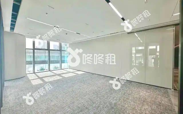 康泰创新广场_200平_精装_办公室开间