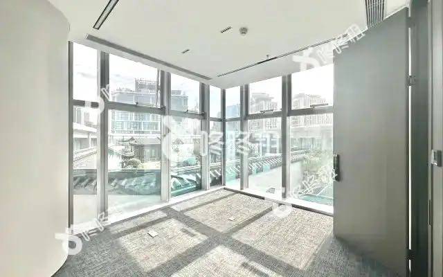 康泰创新广场_200平_精装_办公室隔间