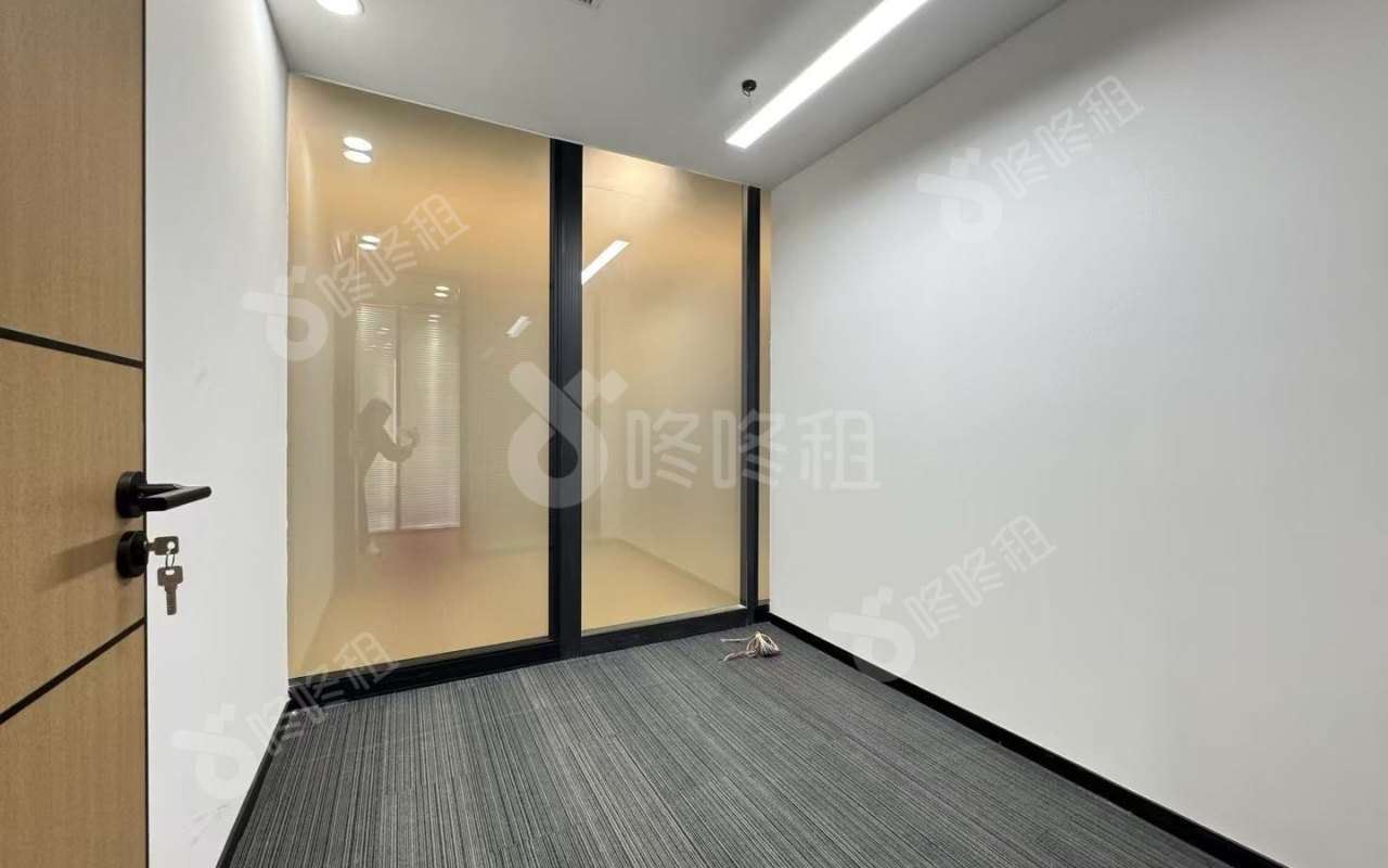 瀚森大厦_488平_精装_办公室隔间