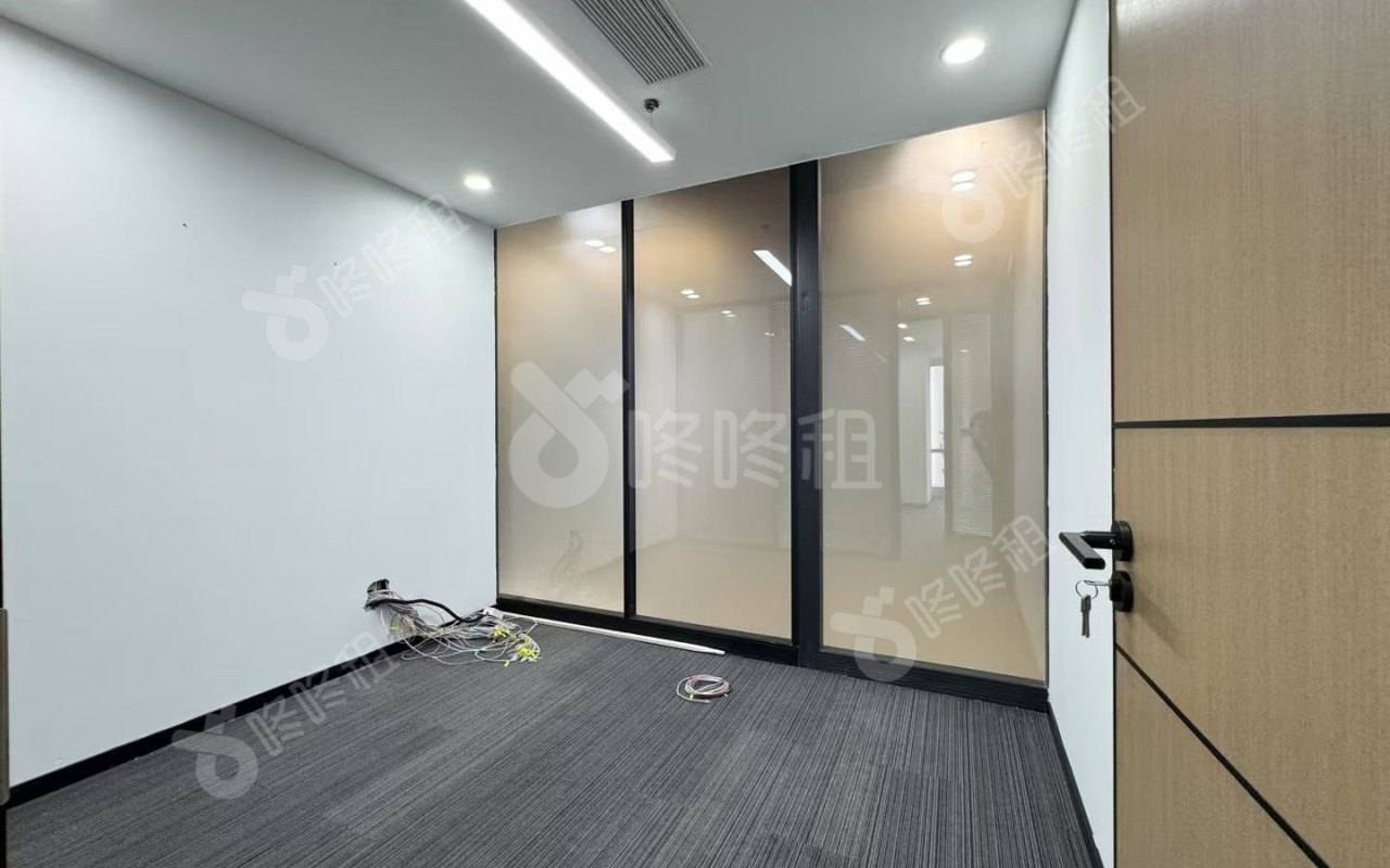 瀚森大厦_488平_精装_办公室隔间
