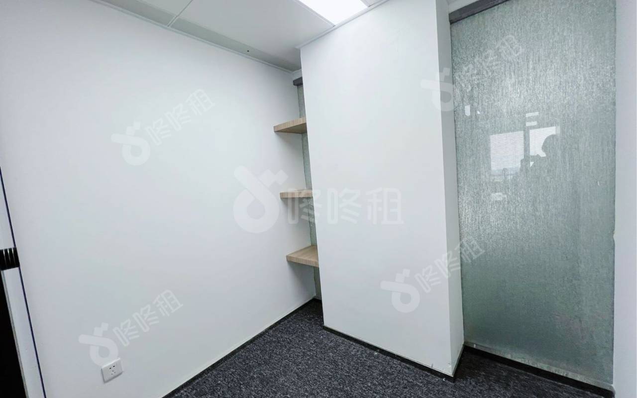 尚美科技大厦_194平_精装_办公室隔间