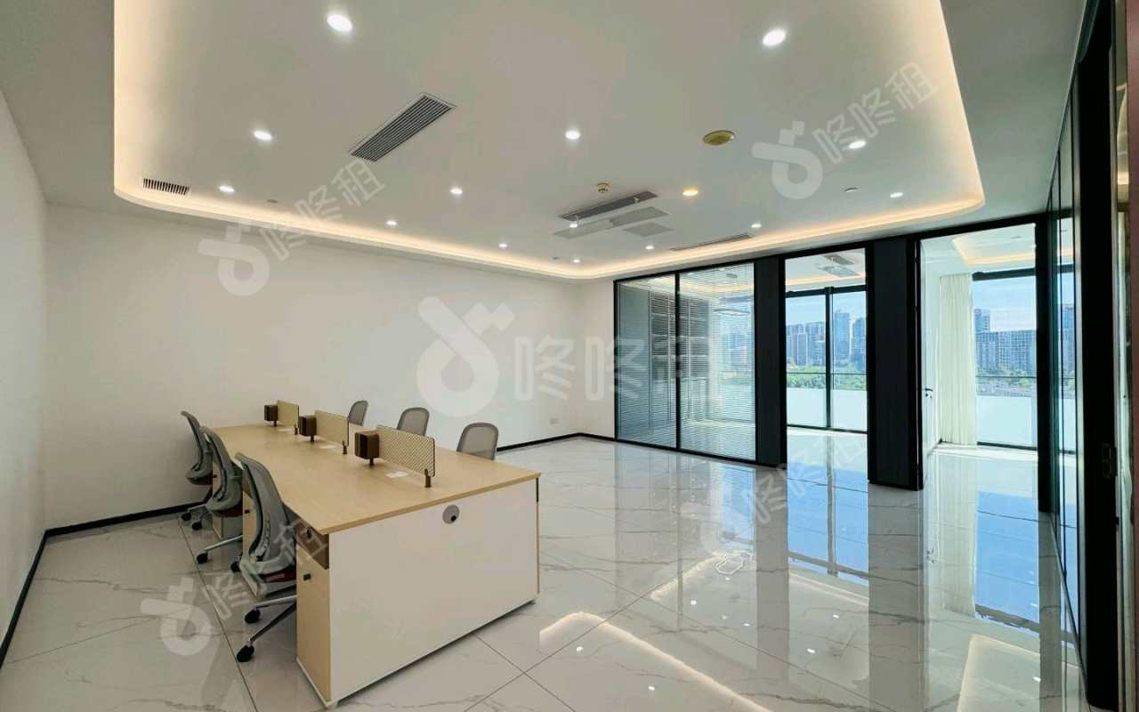 方大城_288平_精装_办公室开间
