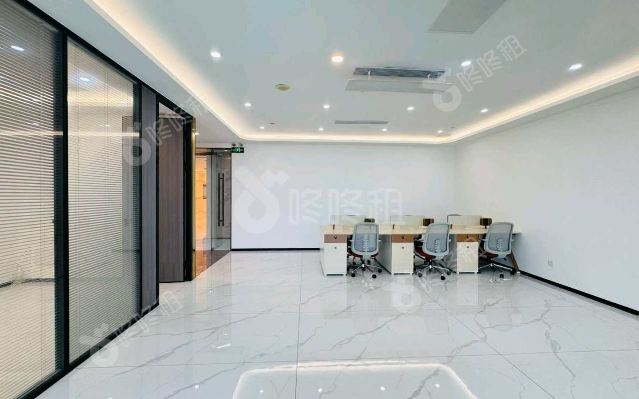 方大城_288平_精装_办公室开间