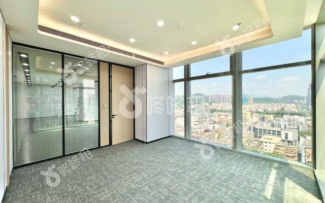 玺玥大厦_388平_精装_办公室隔间