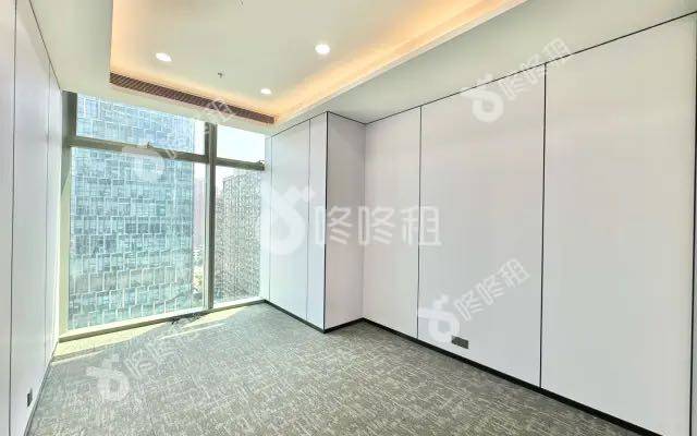 玺玥大厦_388平_精装_办公室隔间