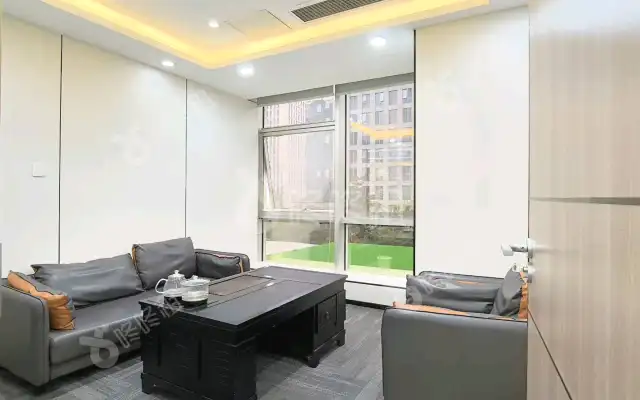 中心商务大厦_252平_精装_办公室房源出租