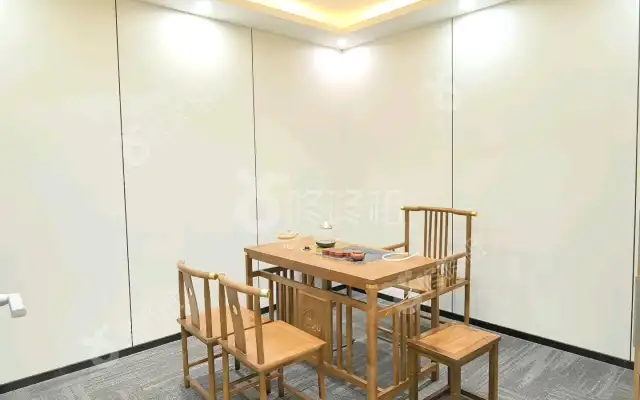 中心商务大厦_252平_精装_办公室房源出租