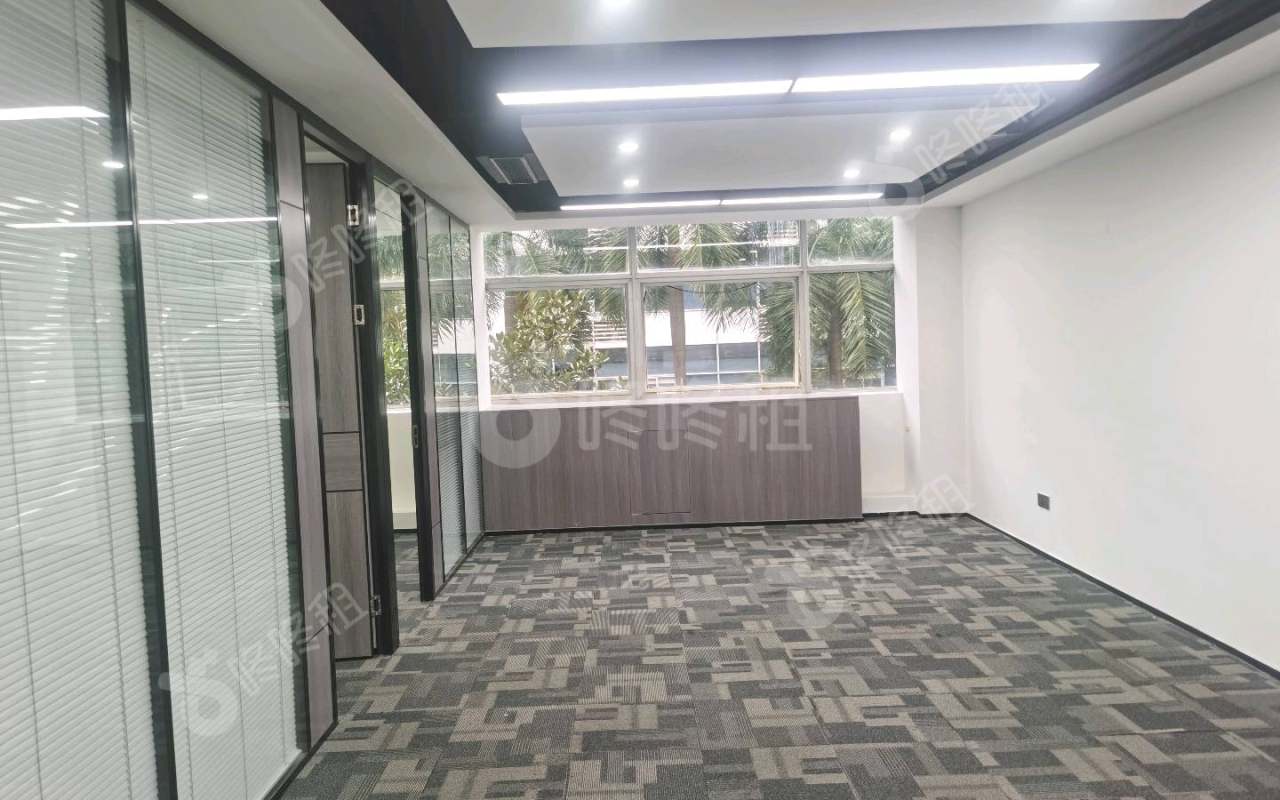 深圳软件园_225平_精装_办公室开间