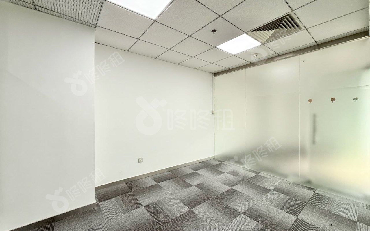 兰光科技大厦_112平_精装_办公室隔间