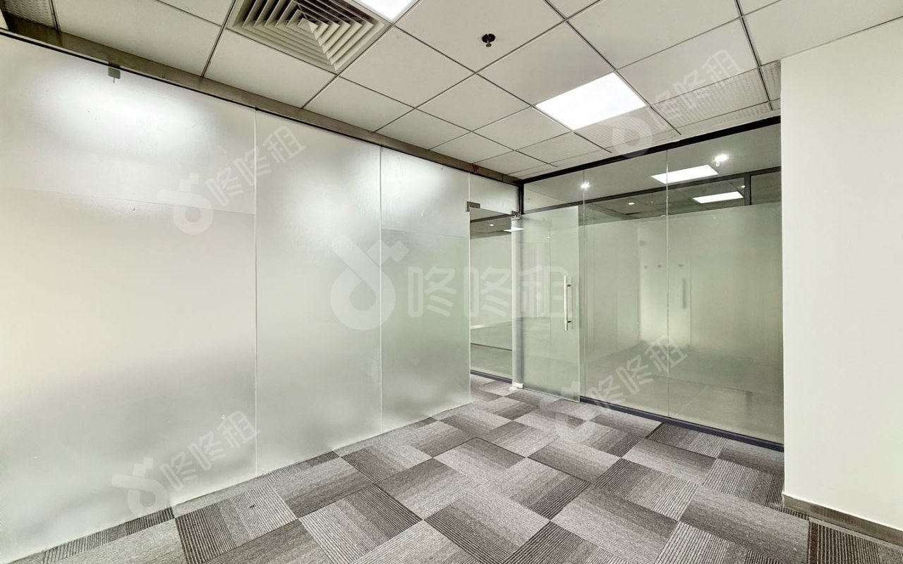 兰光科技大厦_112平_精装_办公室隔间
