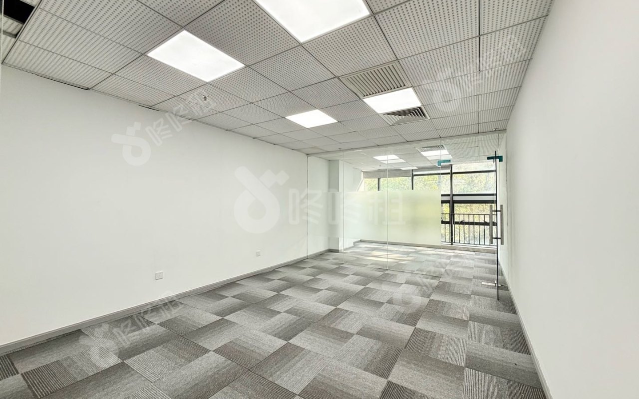 兰光科技大厦_76平_精装_办公室开间