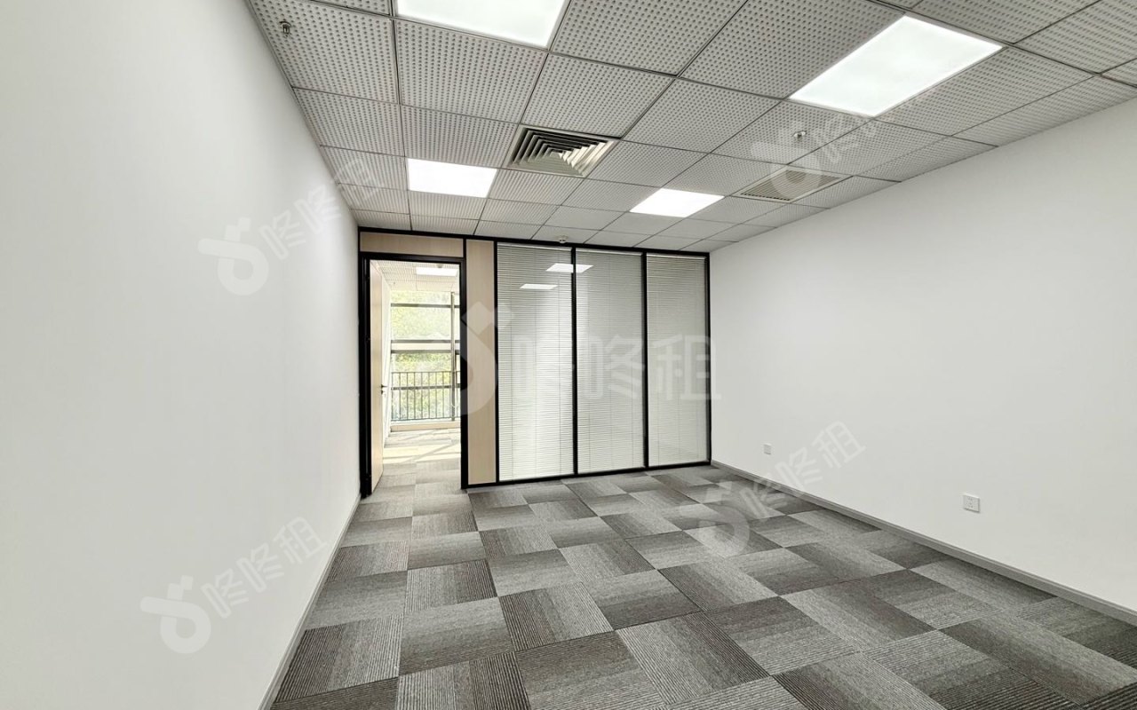 兰光科技大厦_74平_精装_办公室开间