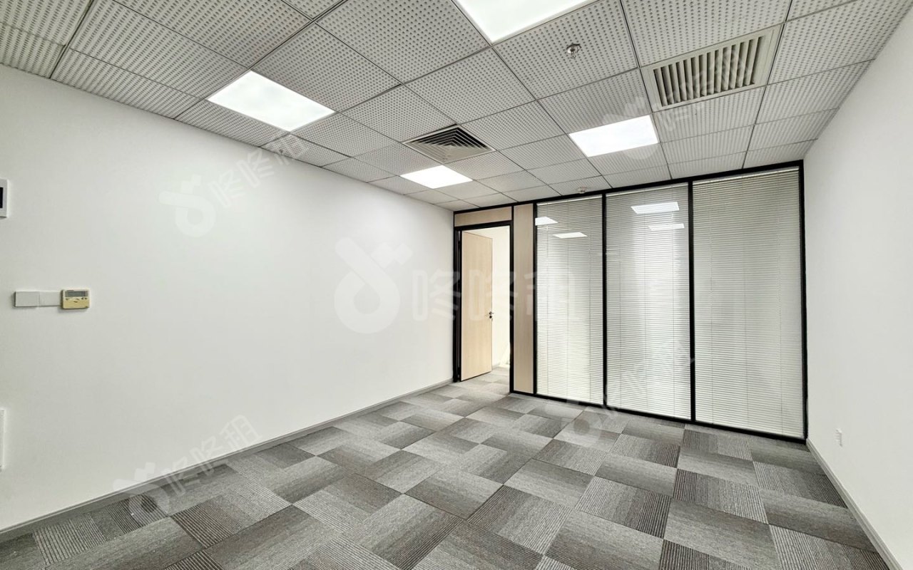 兰光科技大厦_74平_精装_办公室开间