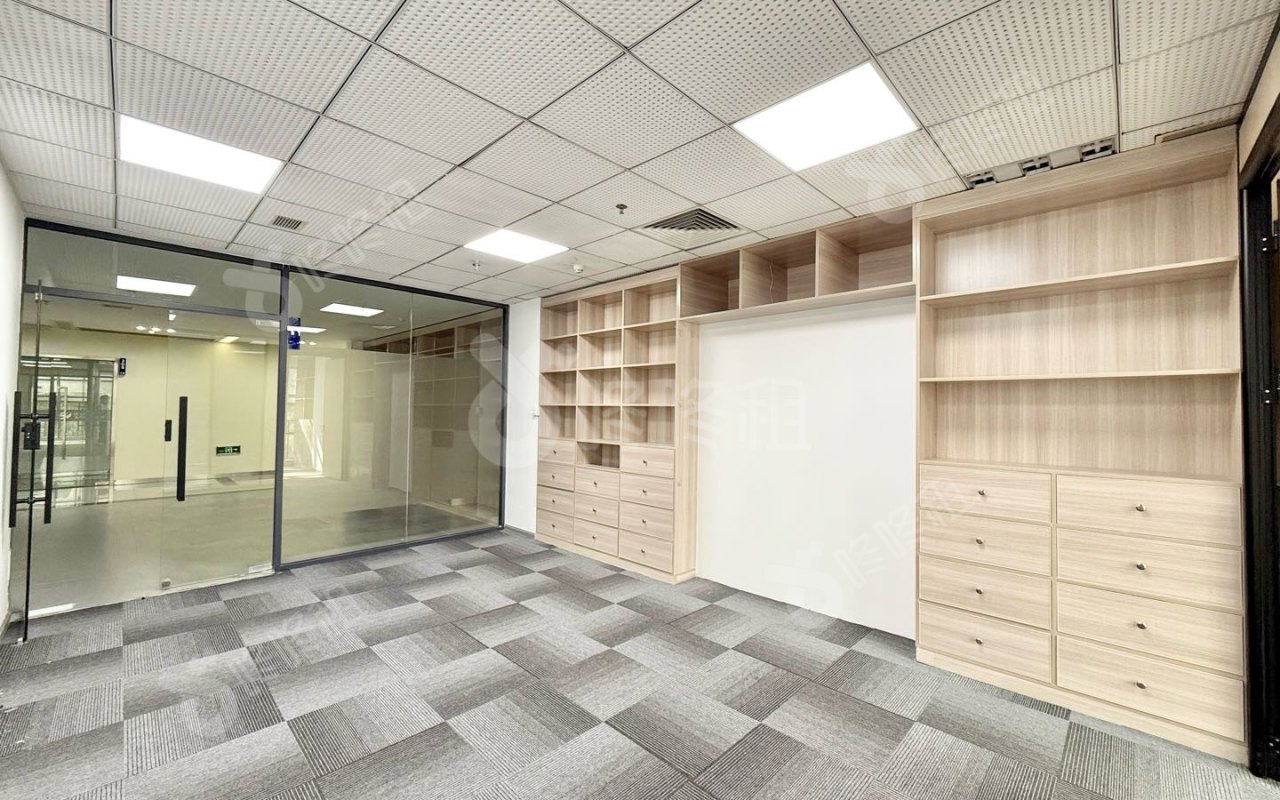 兰光科技大厦_73平_精装_办公室开间