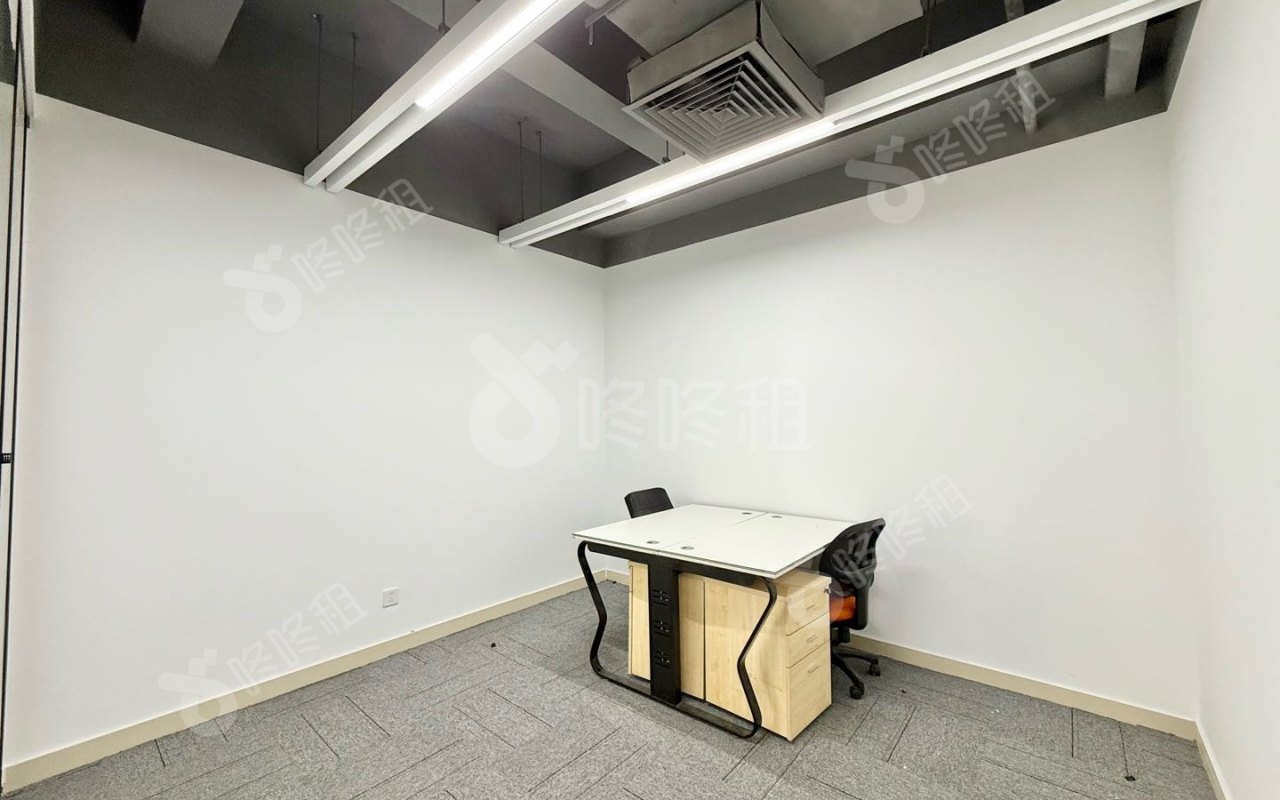 兰光科技大厦_148平_精装_办公室隔间