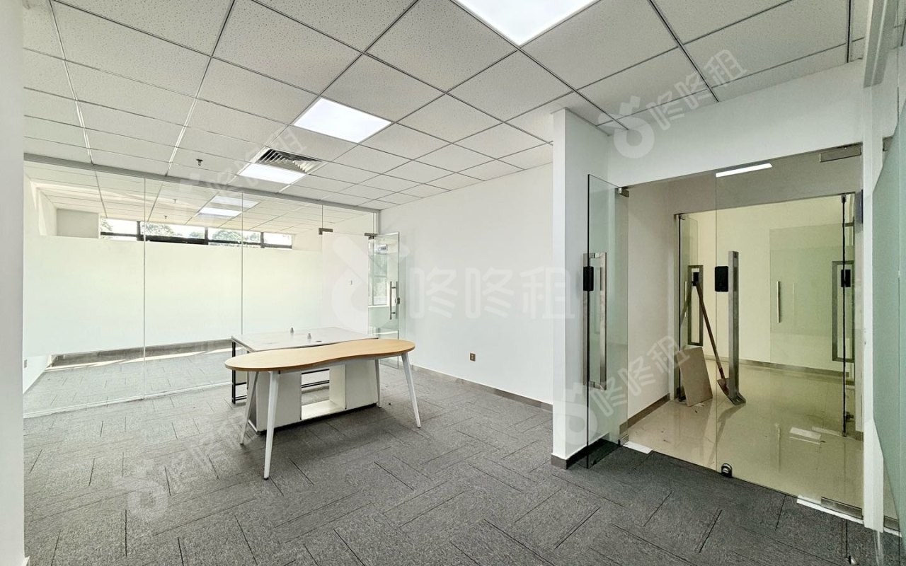 兰光科技大厦_87平_精装_办公室开间