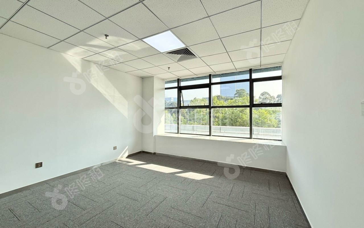 兰光科技大厦_87平_精装_办公室隔间