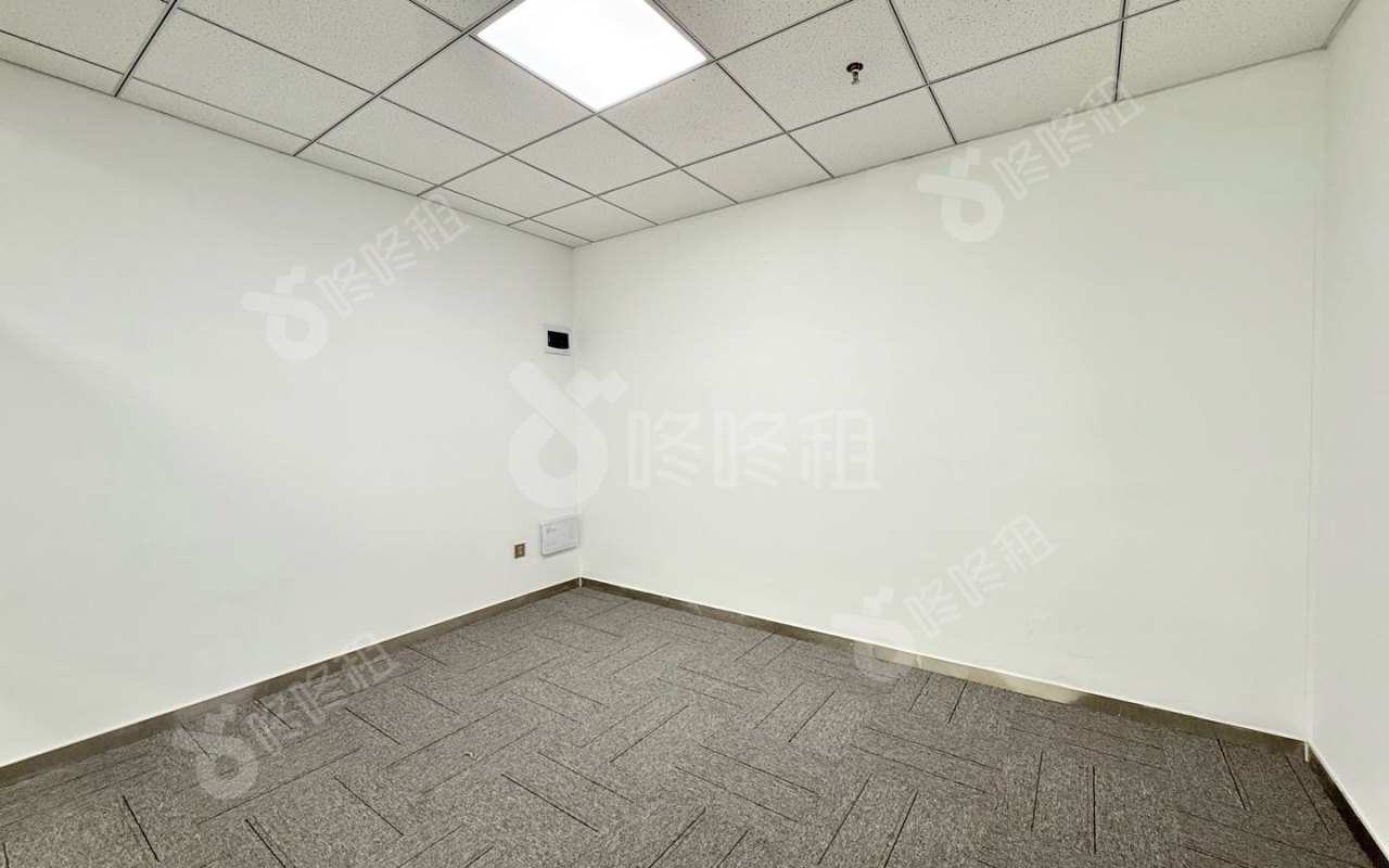 兰光科技大厦_87平_精装_办公室隔间