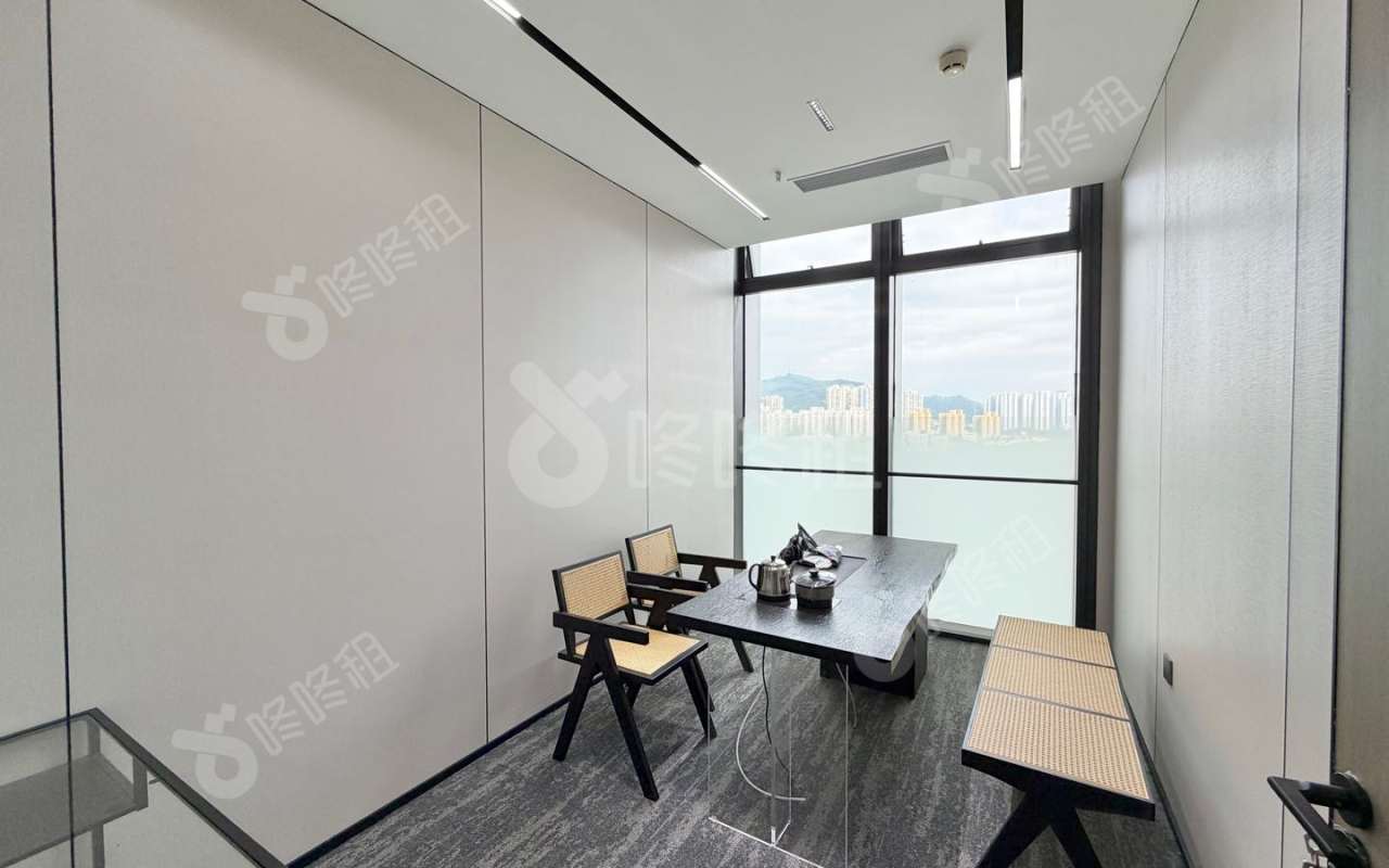 方大城_180平_豪装_办公室隔间