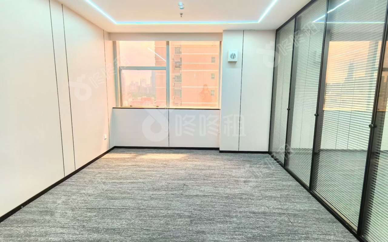 文蔚大厦_379平_精装_办公室隔间
