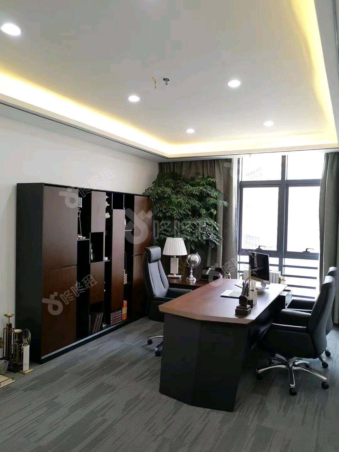 TCL国际E城_535平_精装_办公室隔间