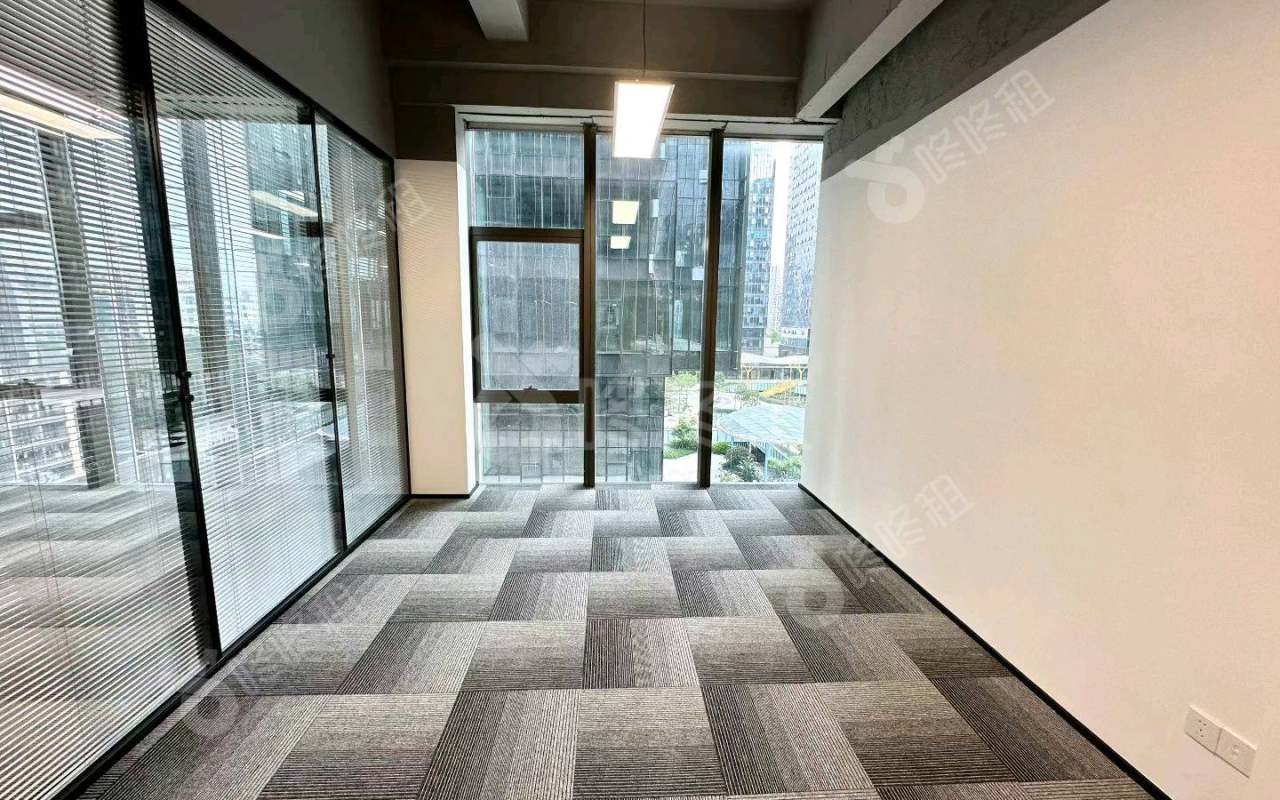 前海科兴科学园(正中华丽中心)_235平_精装_办公室隔间
