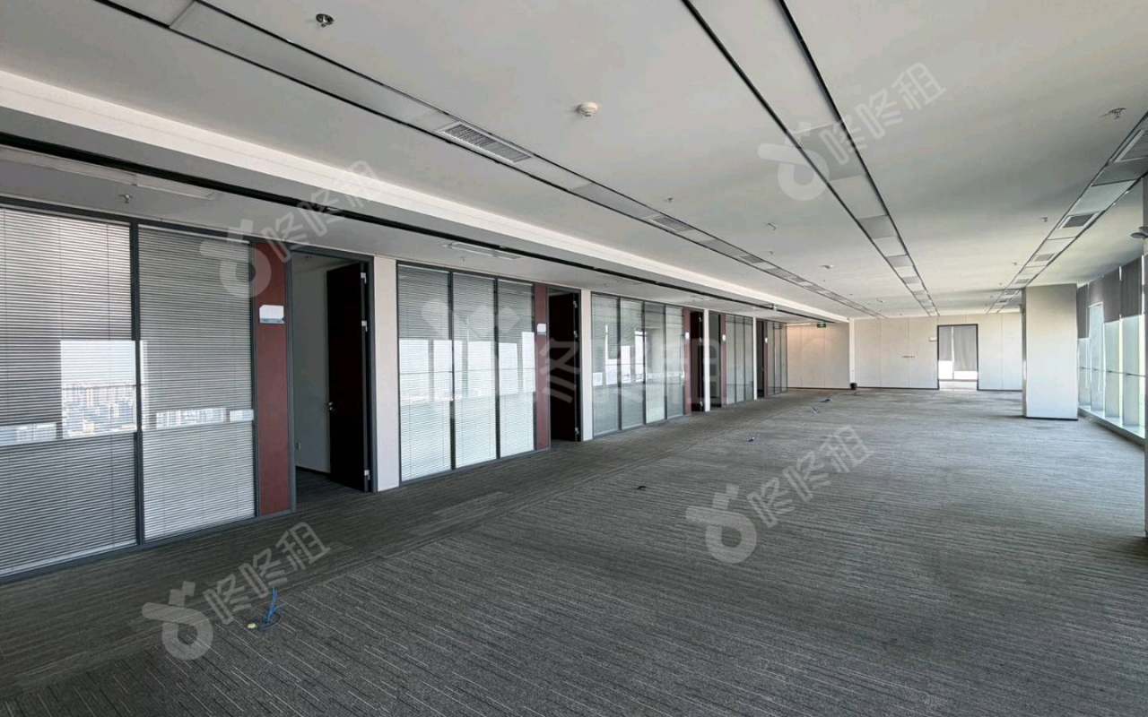 前海人寿金融中心_2161.23平_豪装_办公室开间