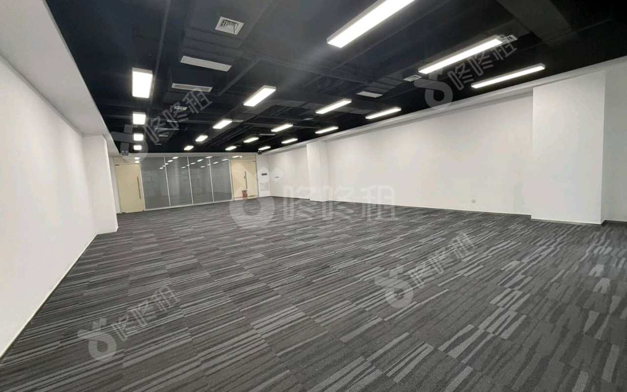 研祥科技大厦_239平_精装_办公室开间