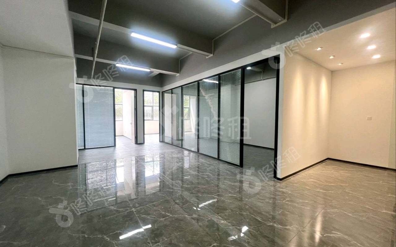 南科创启城_215平_精装_办公室开间